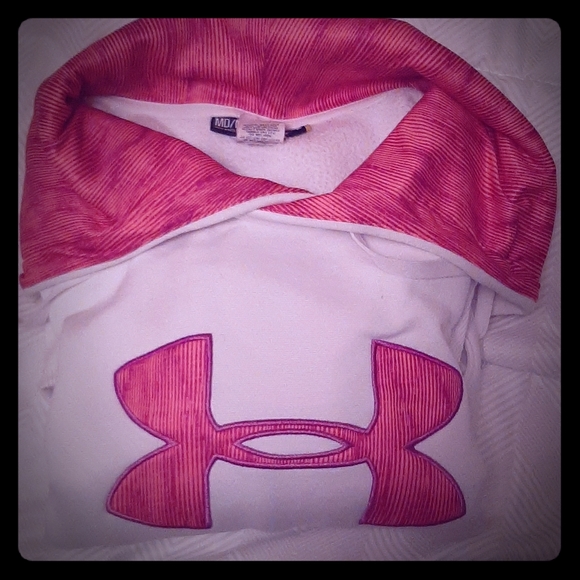 Under Armour Tops - Under Armour sweatshirt